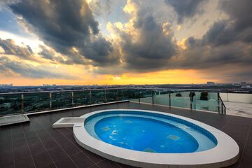 Rooftop pool