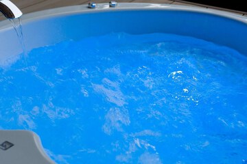 Jetted tub