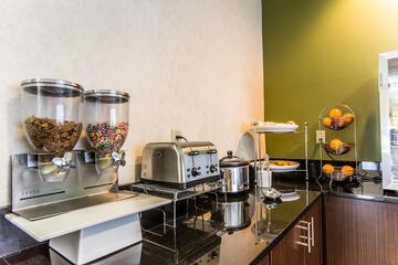 Breakfast/Coffee Service 32 of 38