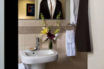 Bathroom sink