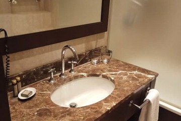 Bathroom sink