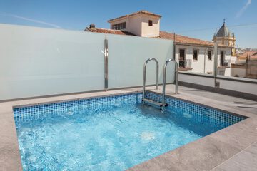 Private pool