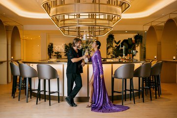 Lobby lounge