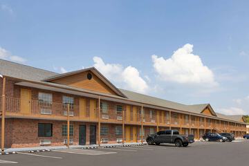 Super 8 by Wyndham Whites Creek / Nashville NW Area