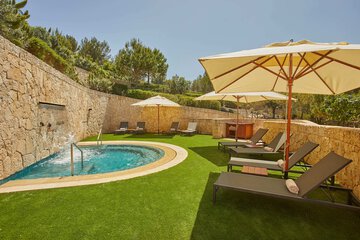 Pool waterfall