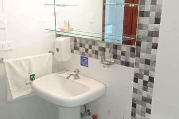 Bathroom sink