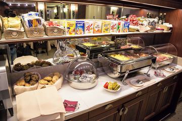 Breakfast buffet