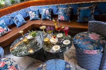 Poolside bar