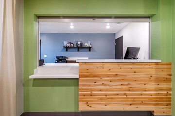 Hotel Interior 4 of 27