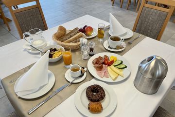 Breakfast meal