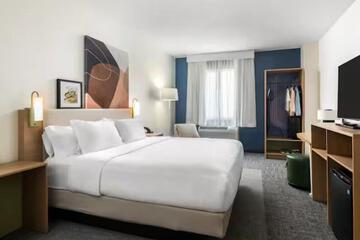 Spark by Hilton Tupelo