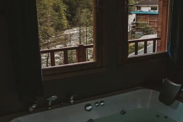 Jetted tub