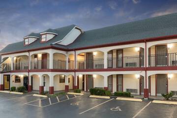 Travelodge Inn & Suites by Wyndham Norman