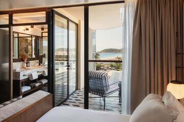 Beach/ocean view