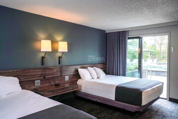 Room 33 of 80