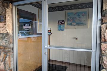 Check-in/check-out kiosk