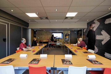 Meeting facility