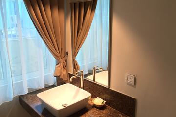 Bathroom sink