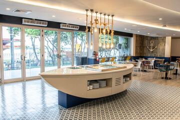 Breakfast area