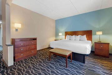 Room 10 of 33