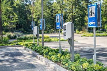 Electric vehicle charging station