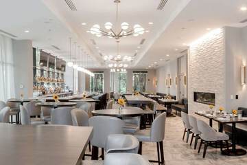 DoubleTree by Hilton Hotel Charlottesville