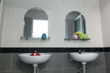 Bathroom sink