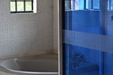 Deep Soaking Bathtub