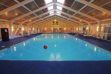 Indoor/outdoor pool