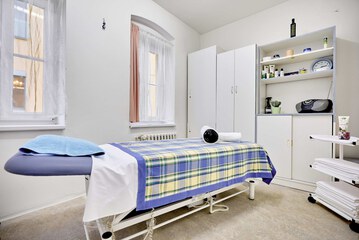 Massage in accommodation