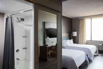 Room 30 of 64