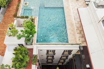 Rooftop pool