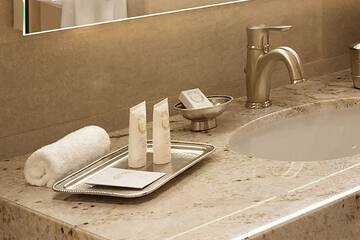 Bathroom amenities