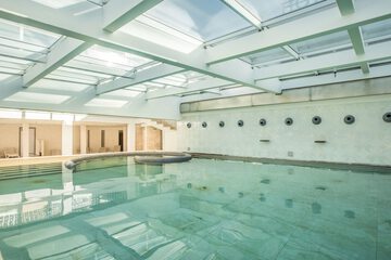Pool waterfall