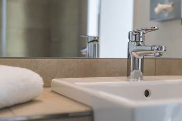 Bathroom sink