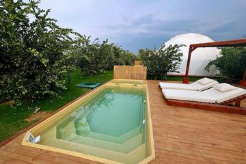 Private pool