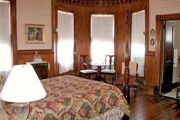 Room 11 of 17