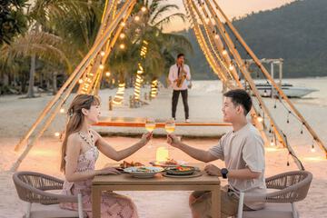 Couples dining