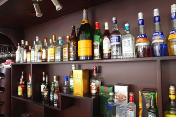 Poolside bar