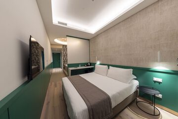Private spa tub