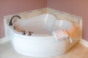 Jetted tub
