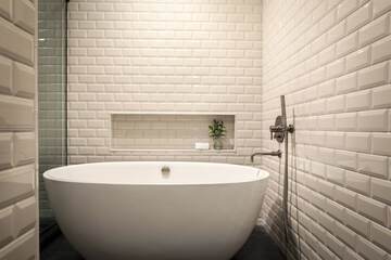 Deep soaking bathtub