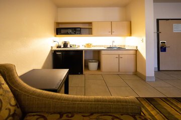 Room 102 of 150