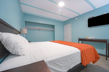 Room 27 of 35