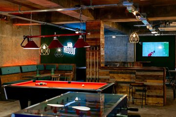 Sports bar