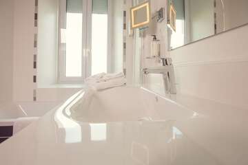 Bathroom sink