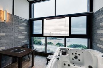 Jetted Tub