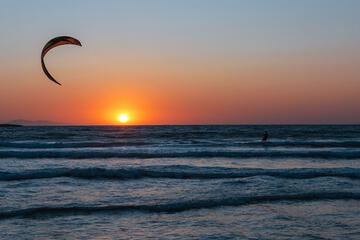 Surfing/boogie boarding