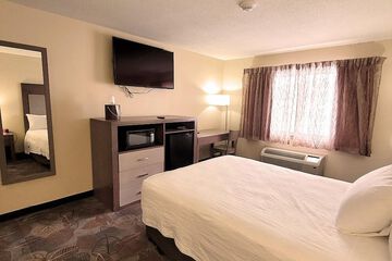 Room 8 of 32
