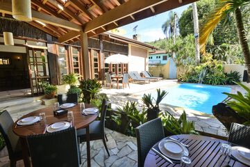 Pool waterfall